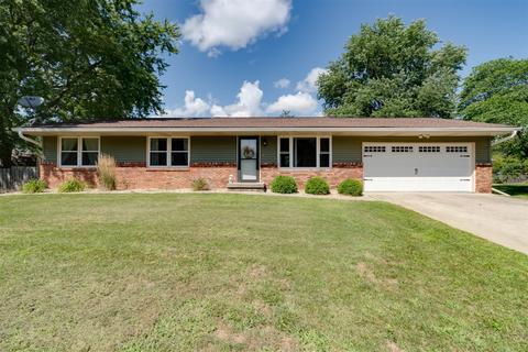 310 Browne Ct, Normal, IL 61761 photo 1