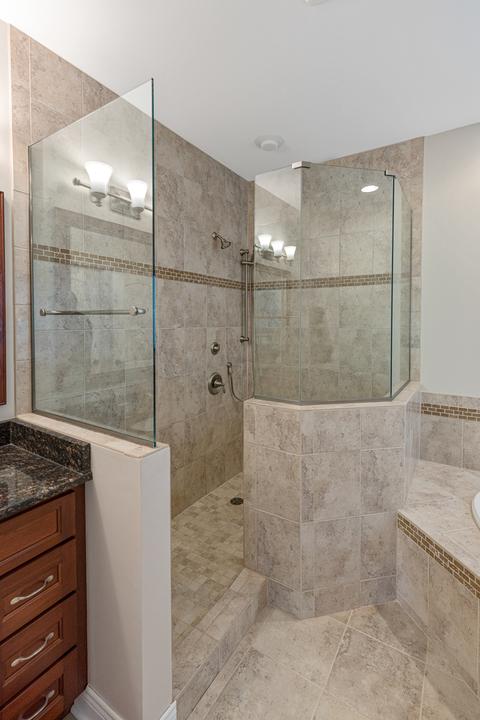 18 Brittany Dr, Oakwood Hills, IL 60013 photo 12