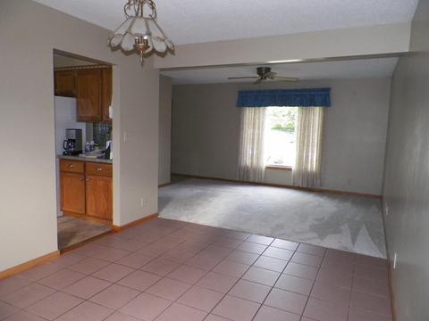 16321 S Peerless Ct, Plainfield, IL 60586 photo 2