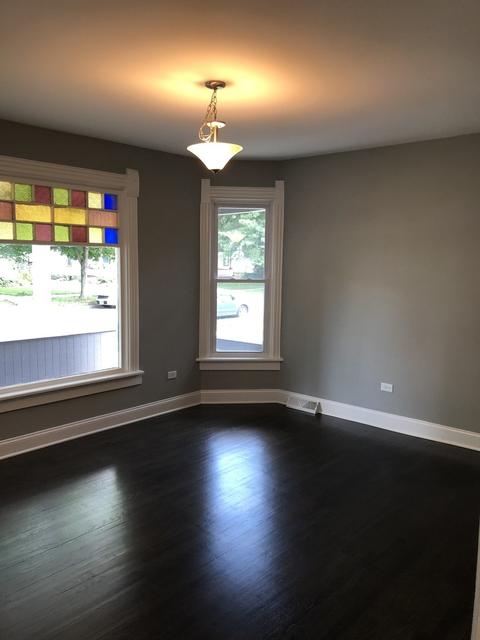 715 Sexton St, Aurora, IL 60505 photo 2