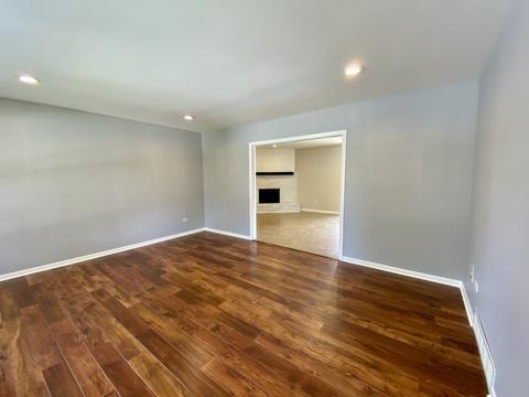 13 Lockman Cir, Elgin, IL 60123 photo 4