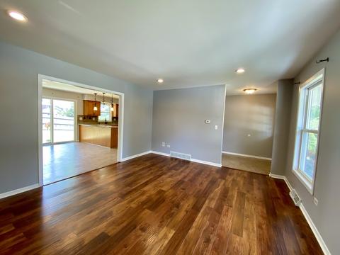 13 Lockman Cir, Elgin, IL 60123 photo 5