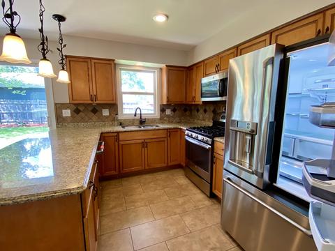 13 Lockman Cir, Elgin, IL 60123 photo 9