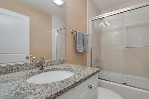 652 1st Ave, Des Plaines, IL 60016 photo 17