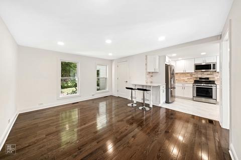 307 Spring St, Batavia, IL 60510 photo 2