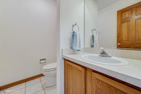 841 Kent Cir, Bartlett, IL 60103 photo 11