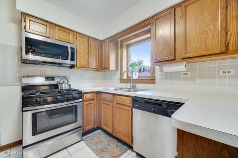 841 Kent Cir, Bartlett, IL 60103 photo 2