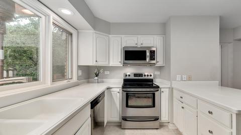 1597 Gamon Rd, Wheaton, IL 60189 photo 12