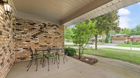 1597 Gamon Rd, Wheaton, IL 60189 photo 3