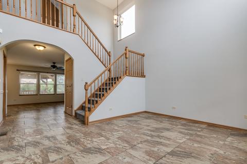 5912 Lake Pointe Dr, Plainfield, IL 60586 photo 2