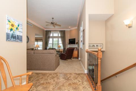 1404 Kickapoo Creek Rd, Bloomington, IL 61705 photo 2