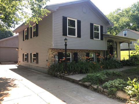 331 Hoxie Ave, Elgin, IL 60123 photo 2