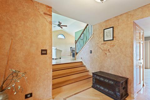 520 Eastwick Ln, Bartlett, IL 60103 photo 2