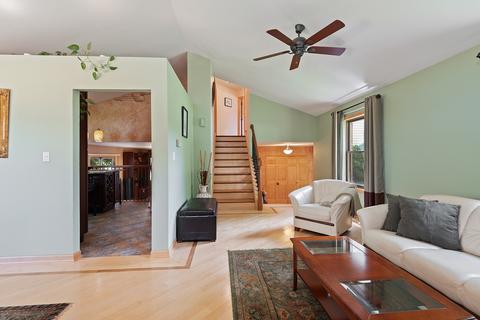 520 Eastwick Ln, Bartlett, IL 60103 photo 7
