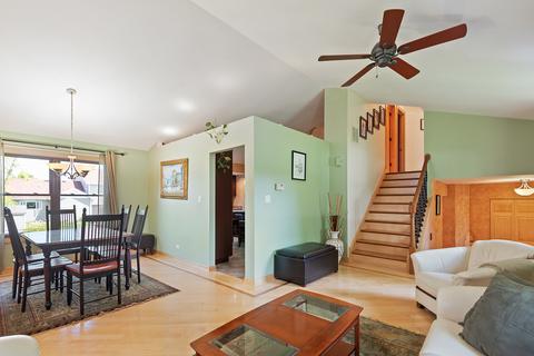 520 Eastwick Ln, Bartlett, IL 60103 photo 9