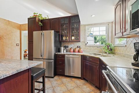 520 Eastwick Ln, Bartlett, IL 60103 photo 12