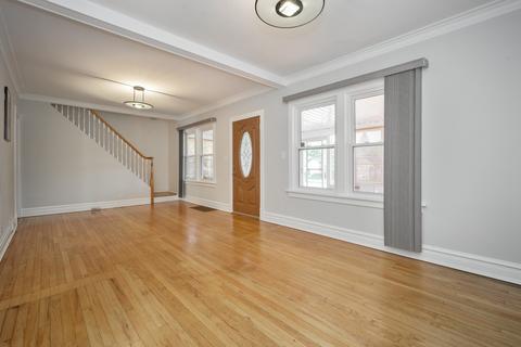 1643 E Algonquin Rd, Des Plaines, IL 60016 photo 4