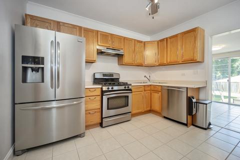 1643 E Algonquin Rd, Des Plaines, IL 60016 photo 5