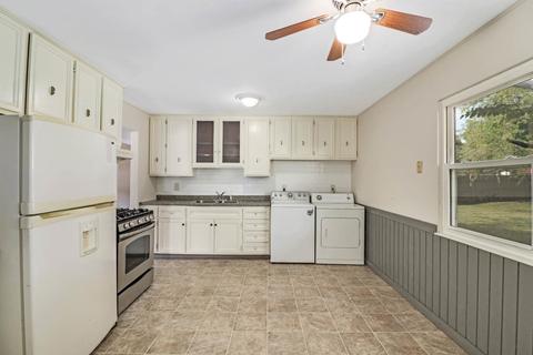 1300 Dalton Dr, Normal, IL 61761 photo 9