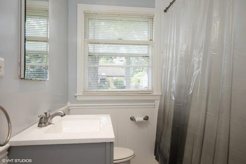 665 Clark St, Elgin, IL 60123 photo 5