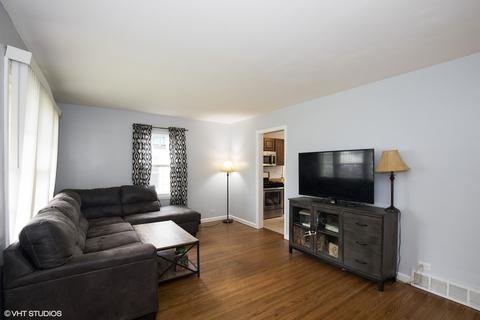 665 Clark St, Elgin, IL 60123 photo 3