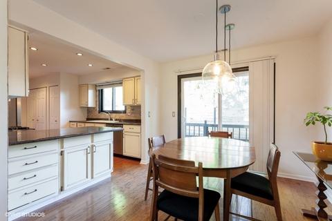 1049 Devonshire Ave, Naperville, IL 60540 photo 4