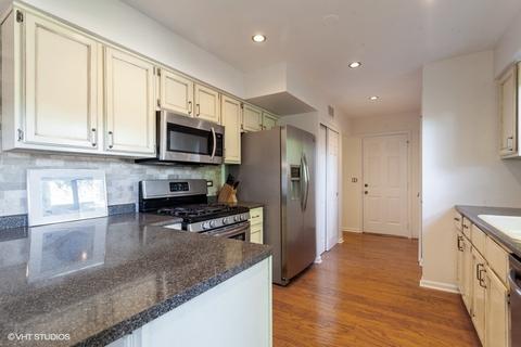 1049 Devonshire Ave, Naperville, IL 60540 photo 5