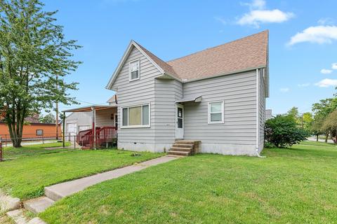 104 E Lincoln St, Bloomington, IL 61701 photo 2