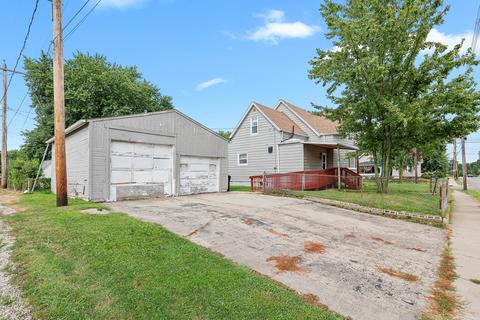 104 E Lincoln St, Bloomington, IL 61701 photo 4