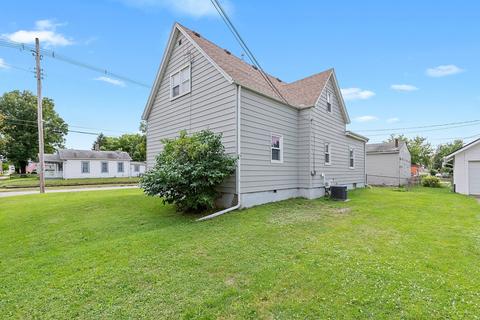 104 E Lincoln St, Bloomington, IL 61701 photo 3