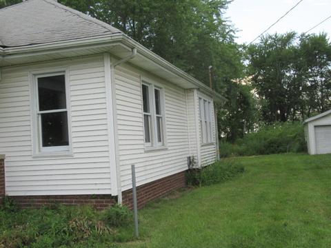 710 W Main St, Casey, IL 62420 photo 2
