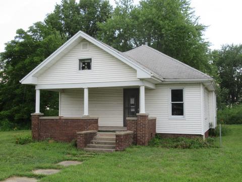 710 W Main St, Casey, IL 62420 photo 1