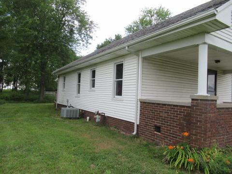 710 W Main St, Casey, IL 62420 photo 4