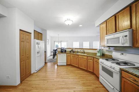 21560 Eich Dr, Crest Hill, IL 60403 photo 7