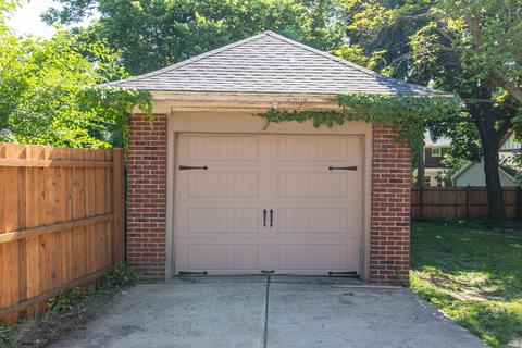 433 Oak Ave, Aurora, IL 60506 photo 37