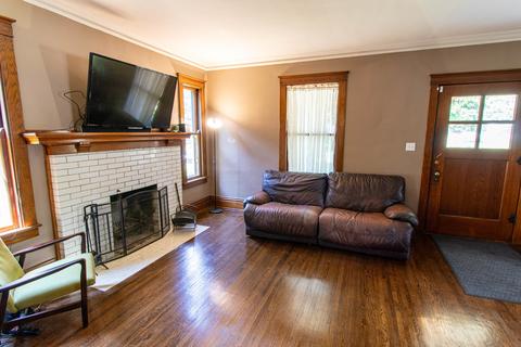 433 Oak Ave, Aurora, IL 60506 photo 11