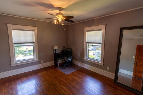 433 Oak Ave, Aurora, IL 60506 photo 22