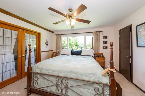 11 N689 Howard Ave, Elgin, IL 60124 photo 13