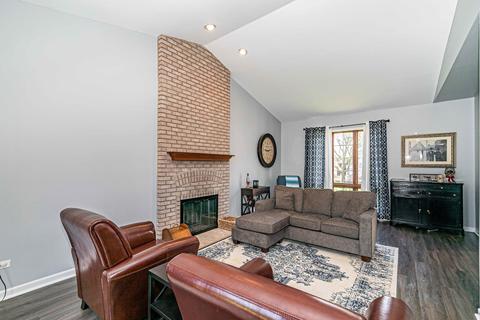 658 Dogleg Ln, Bartlett, IL 60103 photo 6