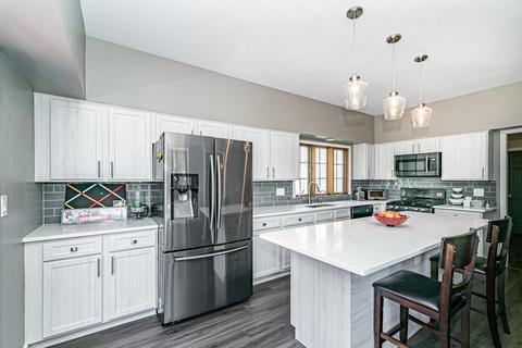 658 Dogleg Ln, Bartlett, IL 60103 photo 3