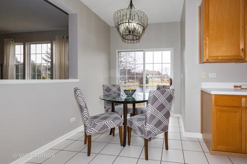 1014 Vineyard Ln, Aurora, IL 60502 photo 8