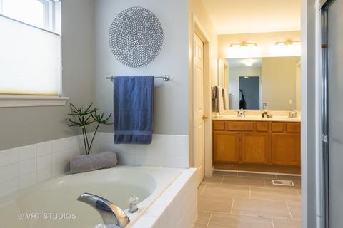 1014 Vineyard Ln, Aurora, IL 60502 photo 19