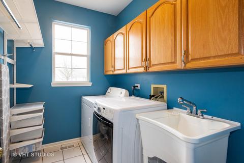 1014 Vineyard Ln, Aurora, IL 60502 photo 15