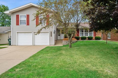 2020 Hilltop Rd, Hoffman Estates, IL 60169 photo 2