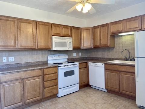 105 E Lincoln St #J, Normal, IL 61761 photo 4