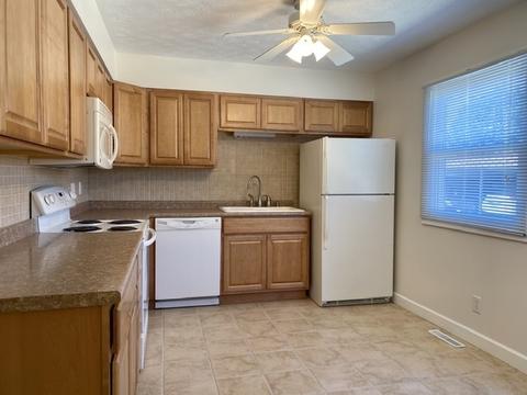 105 E Lincoln St #J, Normal, IL 61761 photo 5