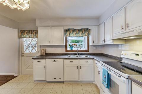 515 Morgan Ln, Hoffman Estates, IL 60169 photo 13