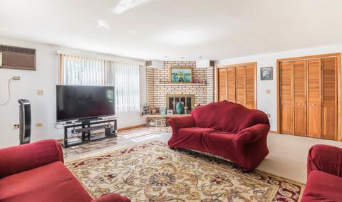 182 7th St, Wheeling, IL 60090 photo 4