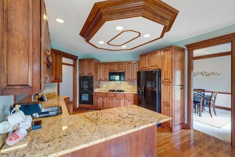 2700 Ginger Woods Dr, Aurora, IL 60502 photo 7