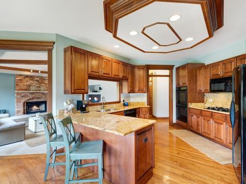 2700 Ginger Woods Dr, Aurora, IL 60502 photo 9